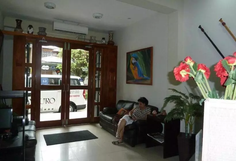 هتل Hostal Huayruro