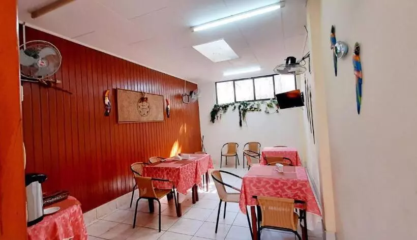 هتل Hostal Huayruro