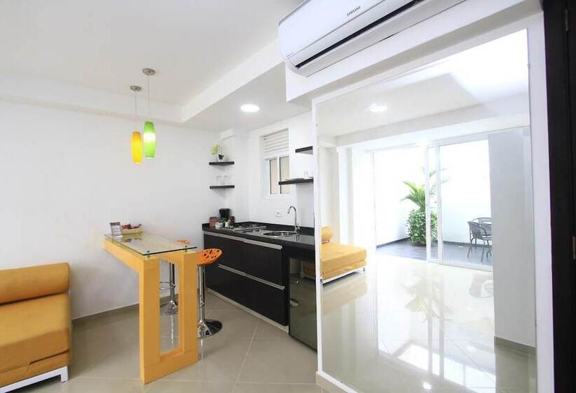 هتل Piaro In Suites