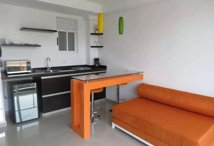هتل Piaro In Suites