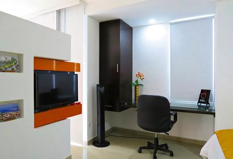 هتل Piaro In Suites