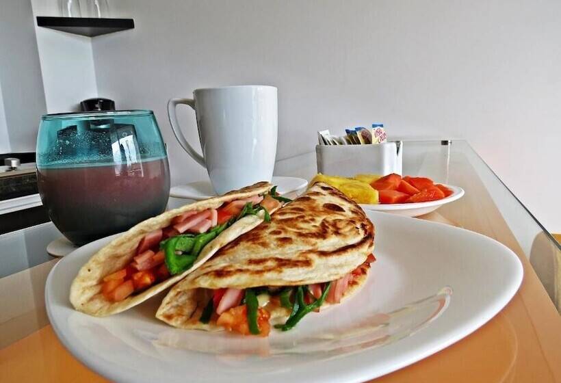 هتل Piaro In Suites