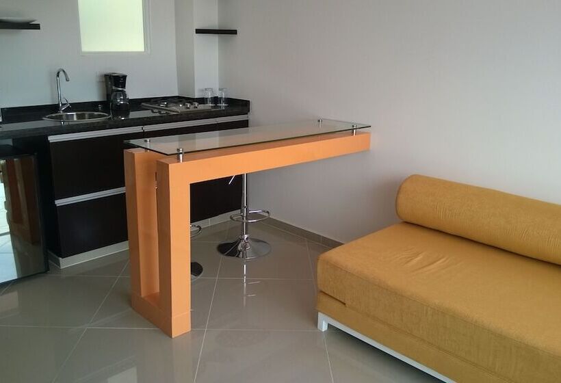 هتل Piaro In Suites