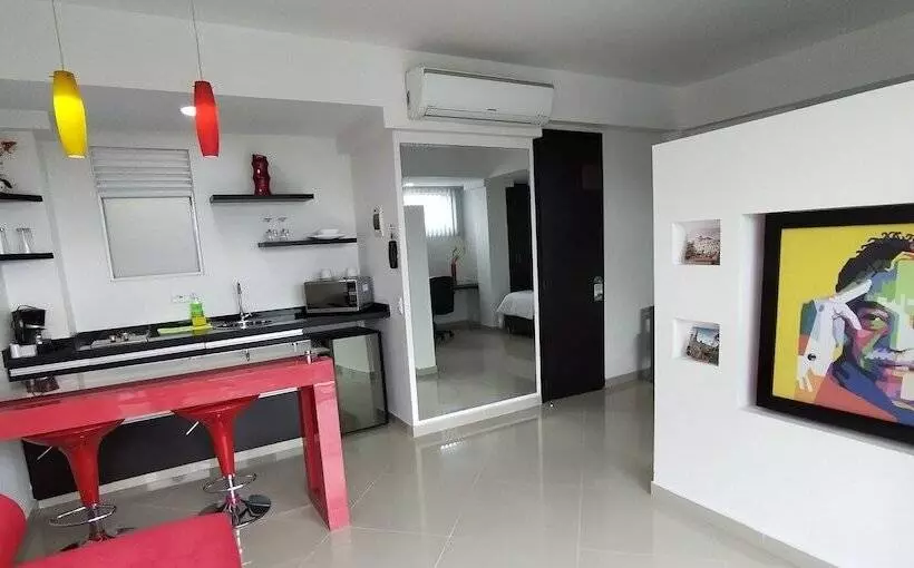 هتل Piaro In Suites