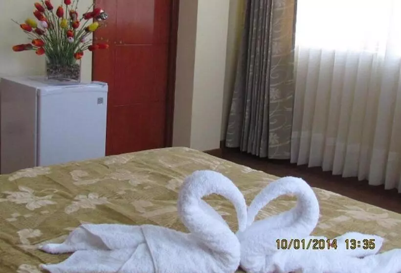 ホテル Torresur Tacna