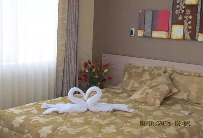 ホテル Torresur Tacna