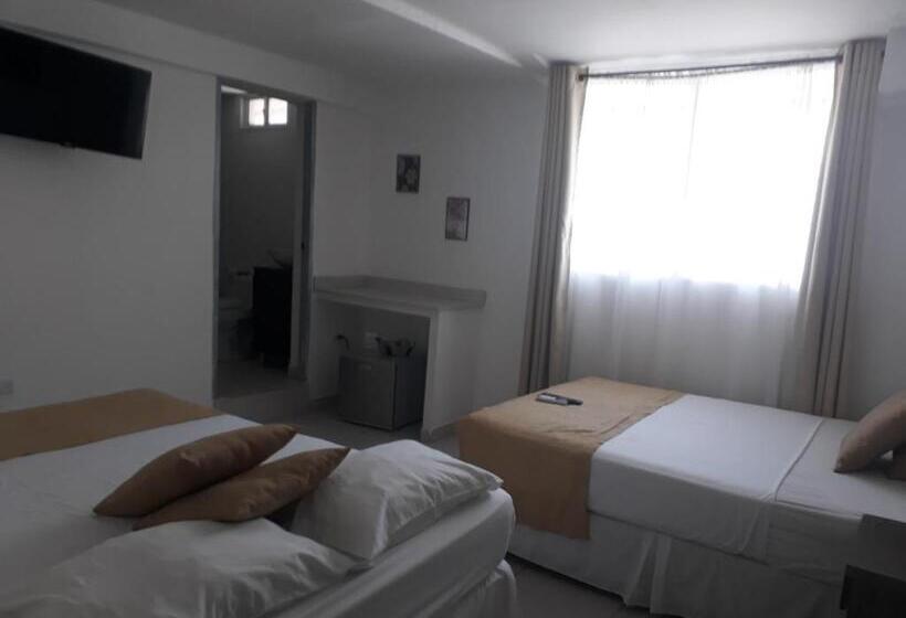 Mintaka Hotel + Lounge