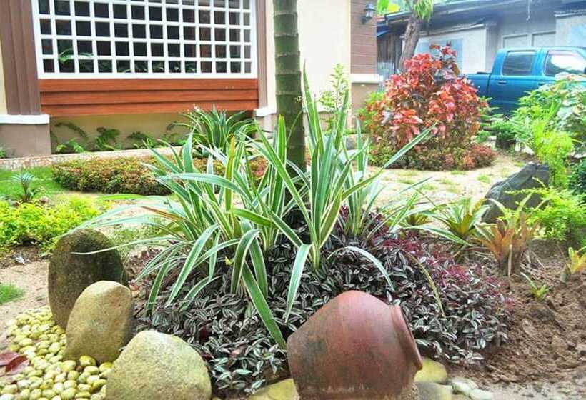 Peak House Garden Pension