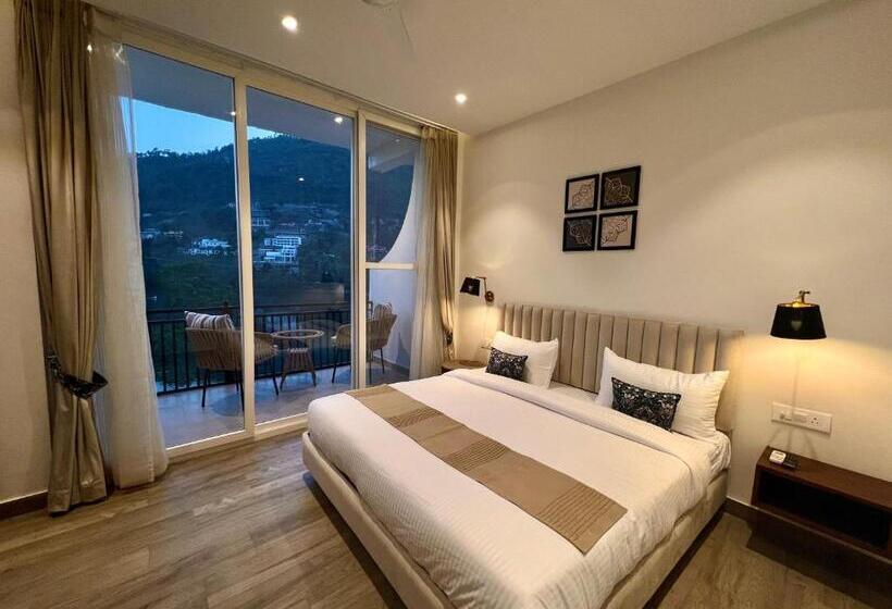 هتل The Lake Hill   Ridge