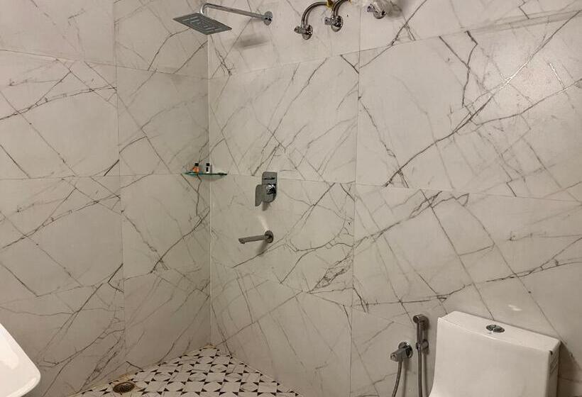 هتل The Lake Hill   Ridge