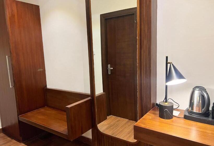 هتل The Lake Hill   Ridge