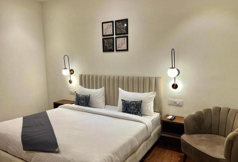 هتل The Lake Hill   Ridge