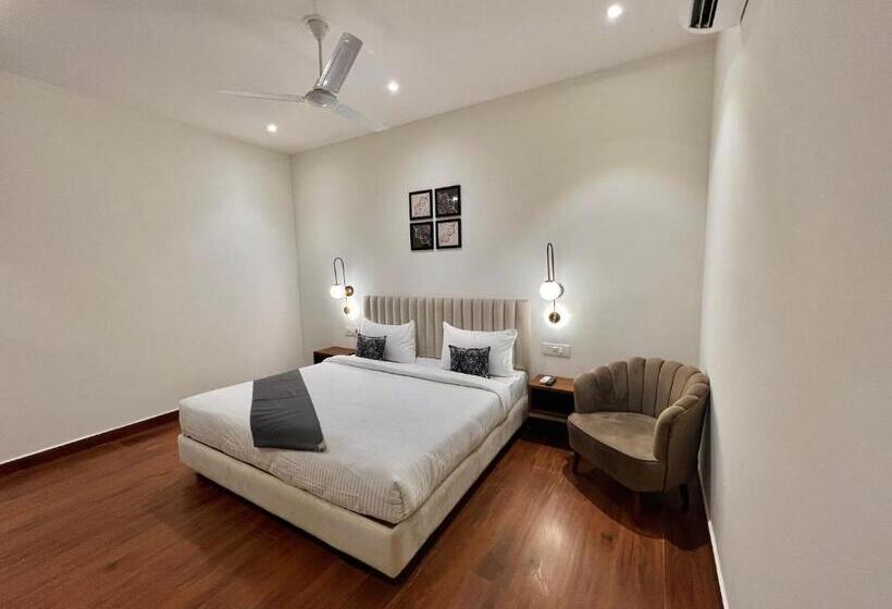 هتل The Lake Hill   Ridge