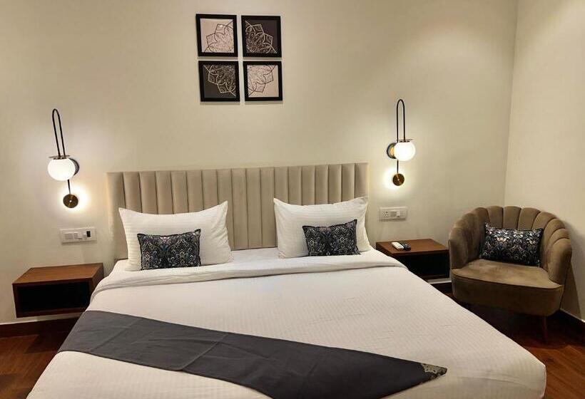 هتل The Lake Hill   Ridge