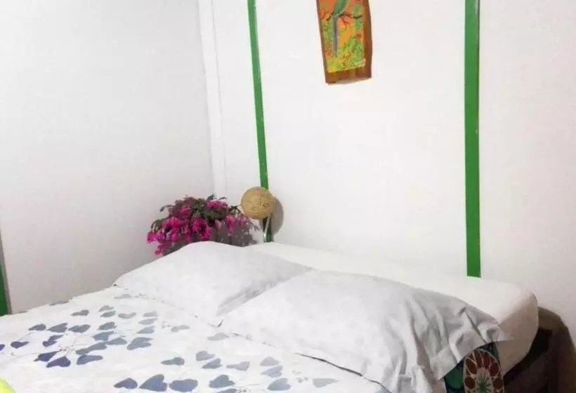 ユースホステル Hostal Estrella De Agua