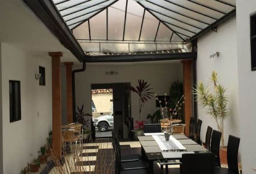 تختخواب و صبحانه Alicante