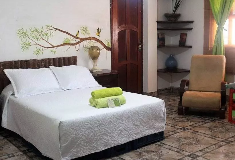 تختخواب و صبحانه Eco Hotel El Refugio De La Floresta
