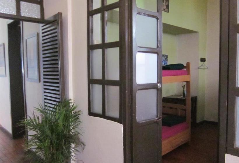 هاستل El Caracol