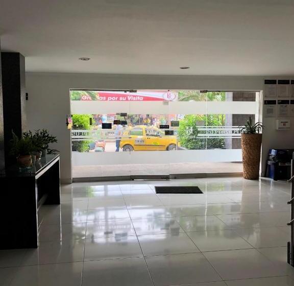 בית מלון כפרי Center Plaza Plus