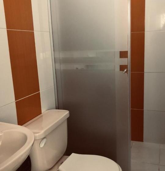 בית מלון כפרי Center Plaza Plus