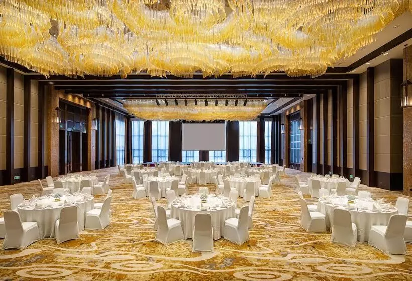 Hotelli Crowne Plaza Resort Changbaishan Hot Spring, An Ihg