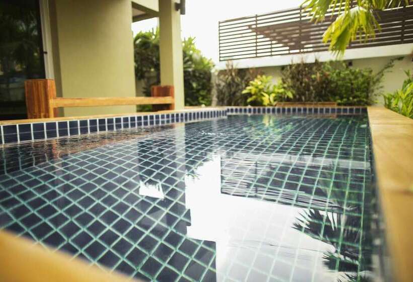 בית מלון כפרי Suvarnabhumi Ville