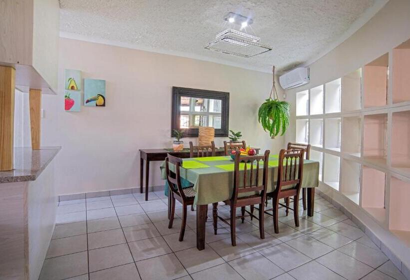 פנסיון Leaves Lodge And Spa