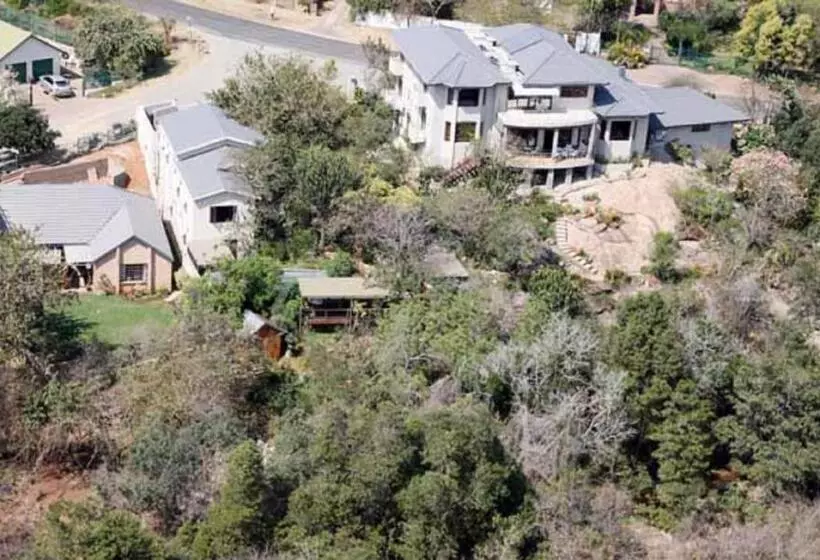 پانسیون Leaves Lodge And Spa