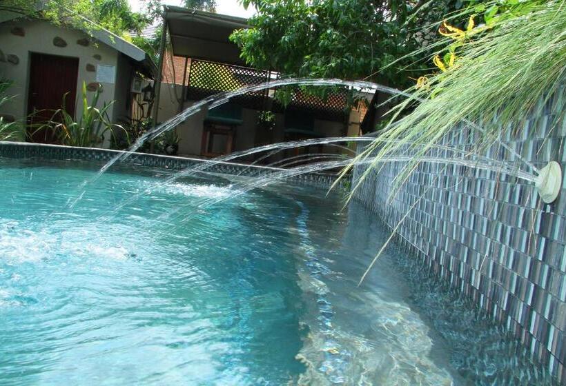 פנסיון Leaves Lodge And Spa