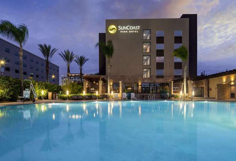 Suncoast Park Hotel Anaheim Resort, Tapestry By Hilton