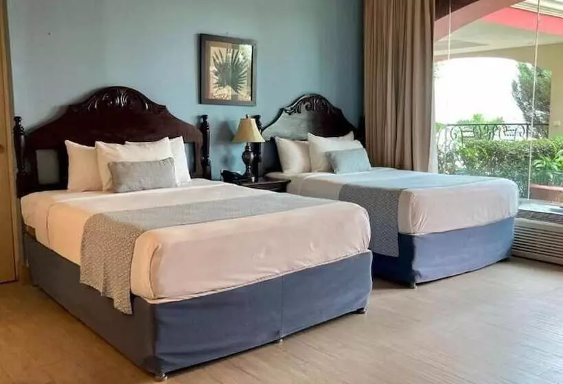 Los Altos Apartments & Studios