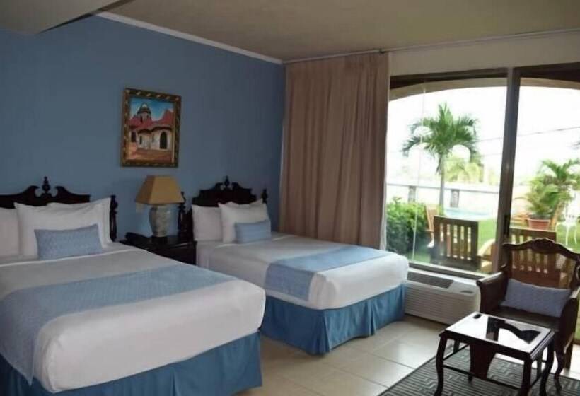 Los Altos Apartments & Studios