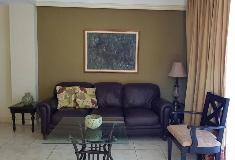 Los Altos Apartments & Studios