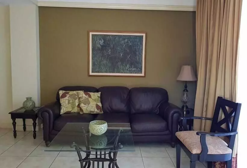 Los Altos Apartments & Studios