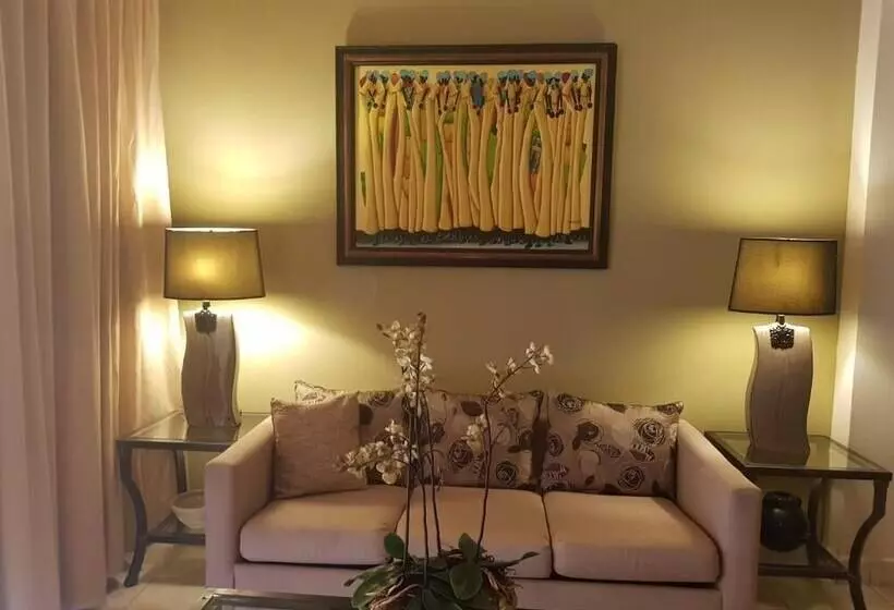 Los Altos Apartments & Studios