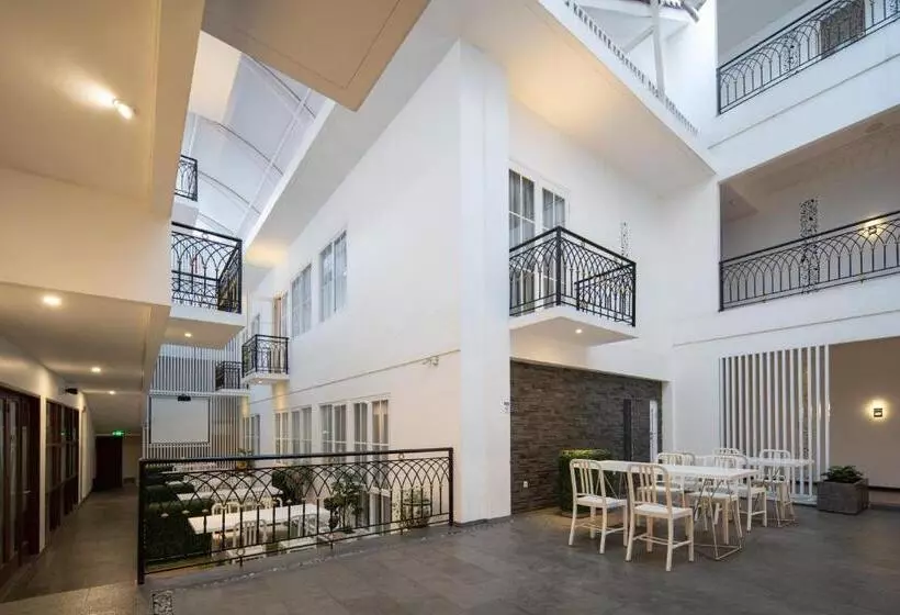 Hotelli Cove Bening Boutique