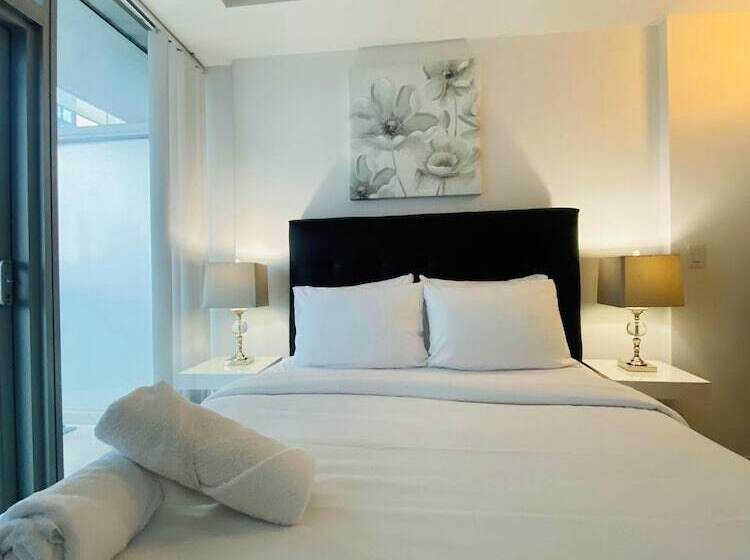 Rivetstays - The York