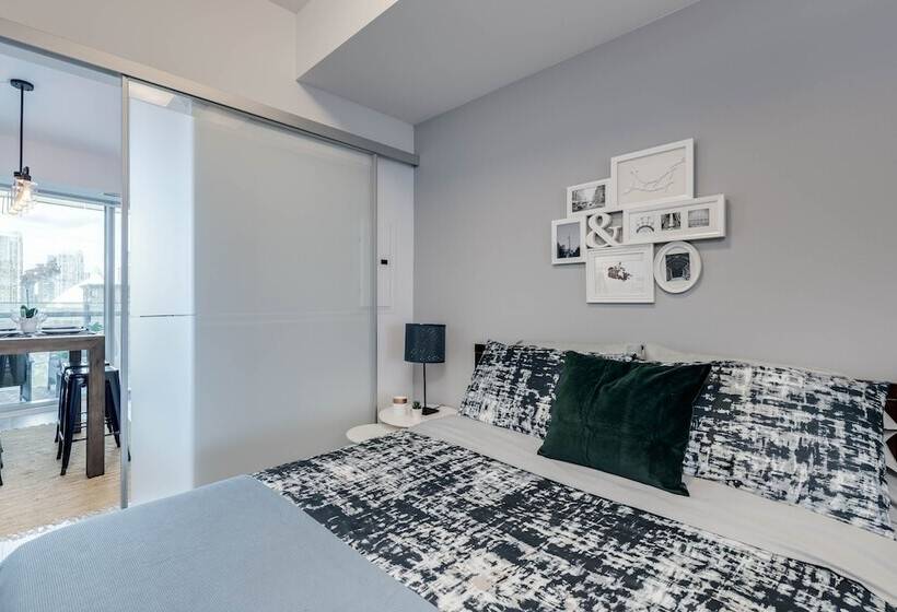 Rivetstays - The York