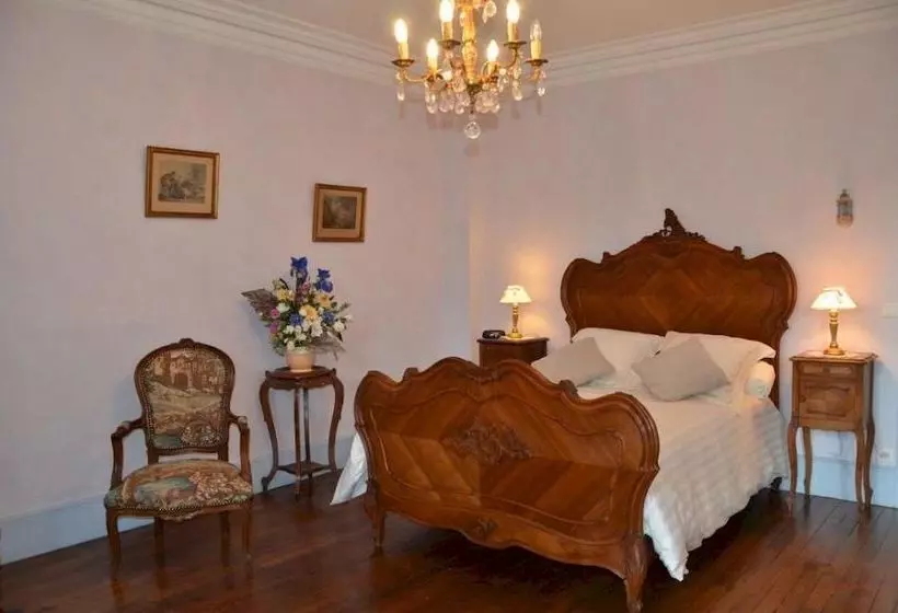 ベッドアンドブレックファースト Manoir De La Presle Ornella Et Stéphane