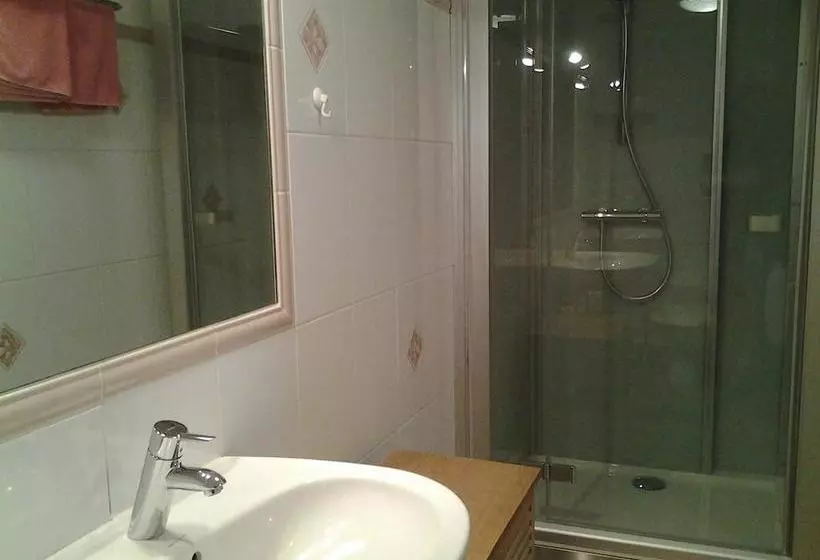 تختخواب و صبحانه Chambre D'hôtes La Maison De Barrouze