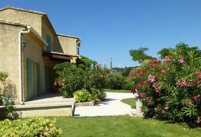 ベッドアンドブレックファースト Chambres D Hôtes Climatisées Avec Cuisine D été Villa Gour Du Peyrol