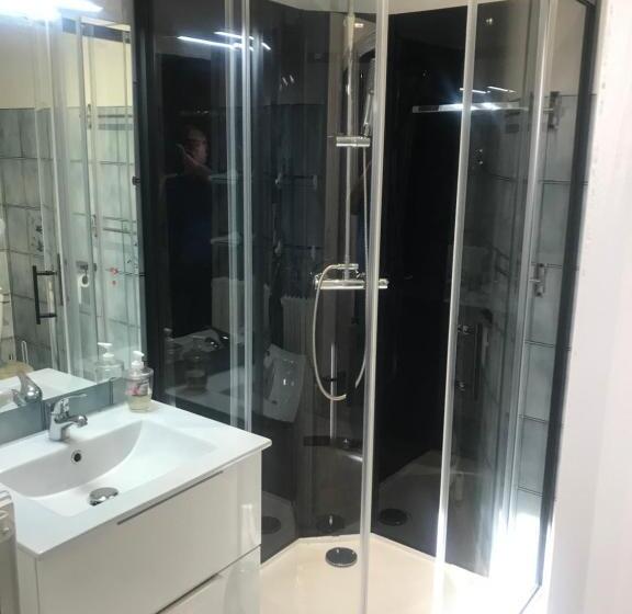 ベッドアンドブレックファースト Chambres D Hôtes Climatisées Avec Cuisine D été Villa Gour Du Peyrol