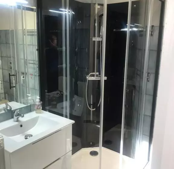 ベッドアンドブレックファースト Chambres D Hôtes Climatisées Avec Cuisine D été Villa Gour Du Peyrol