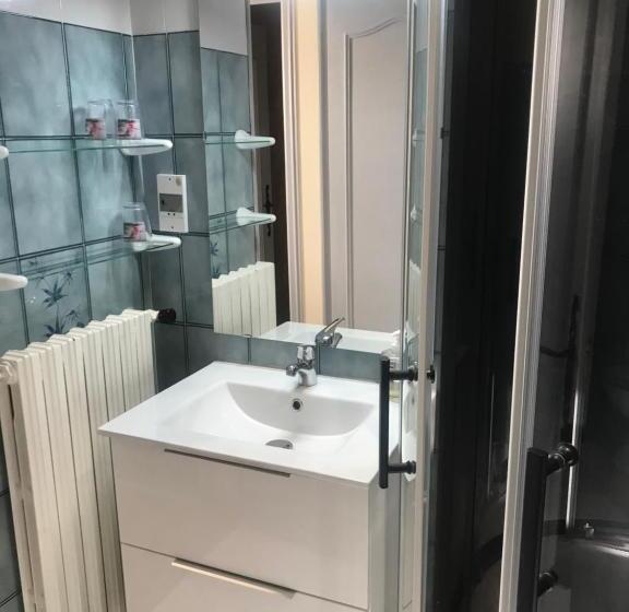 ベッドアンドブレックファースト Chambres D Hôtes Climatisées Avec Cuisine D été Villa Gour Du Peyrol