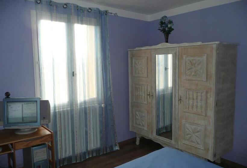 ベッドアンドブレックファースト Chambres D Hôtes Climatisées Avec Cuisine D été Villa Gour Du Peyrol