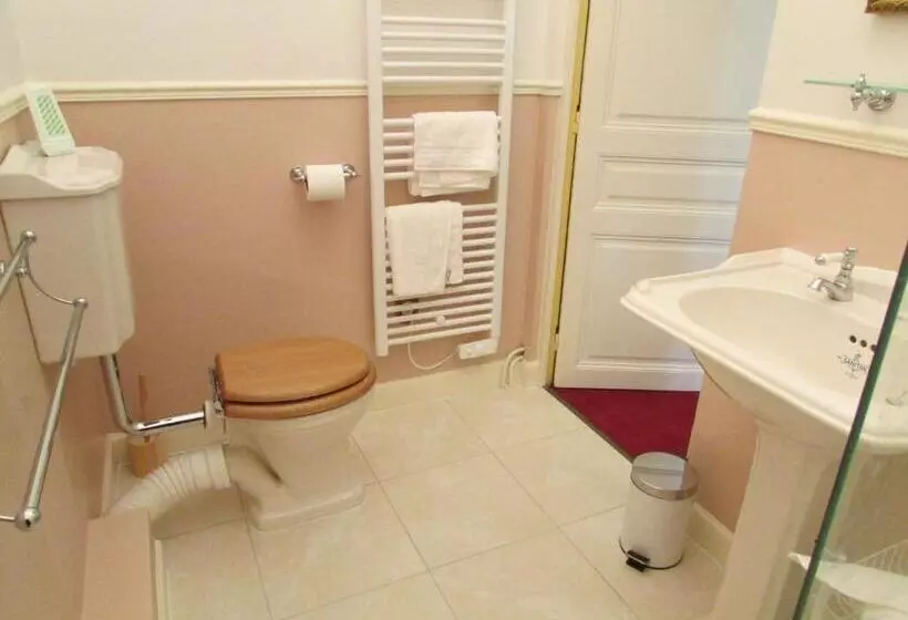 Aamiaismajoitus (B&B) Chateau Lezat   Chambres D Hotes