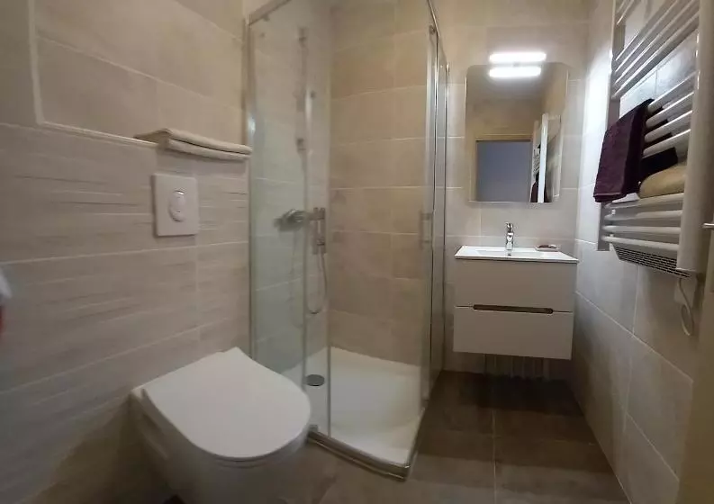 Aamiaismajoitus (B&B) Chez Louis Chambres D'hôtes à La Ferme