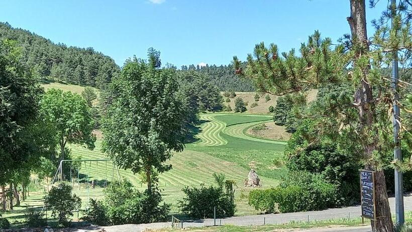 مبيت وإفطار Chez Louis Chambres D'hôtes à La Ferme