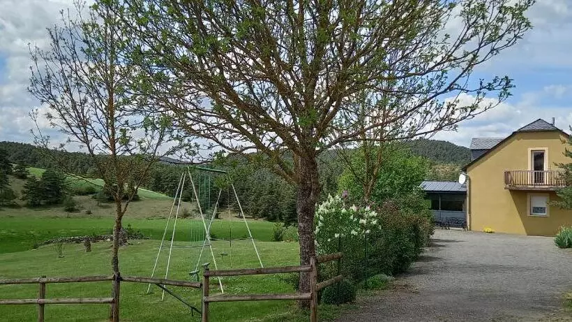 Aamiaismajoitus (B&B) Chez Louis Chambres D'hôtes à La Ferme