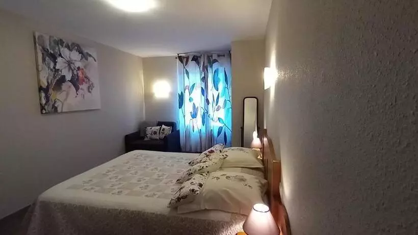 Aamiaismajoitus (B&B) Chez Louis Chambres D'hôtes à La Ferme